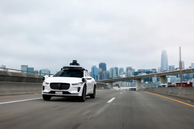 WAYMO on SF freeway