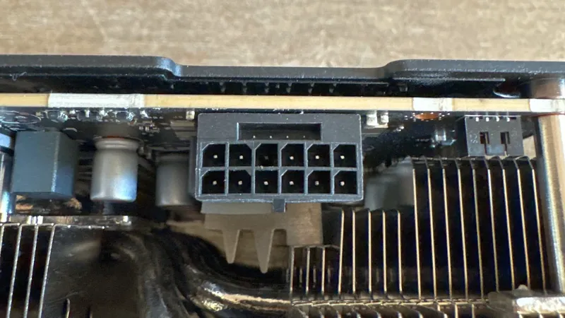 PNY kabeli əriyən GeForce RTX 5090 videokartına zəmanət vermədi